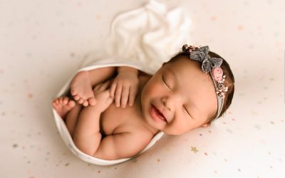 HOW DO YOUR PRICE A NEWBORN PHOTO SHOOT THE BASIC AND SIMPLE METHOD IF YOU DON’T KNOW WHERE TO START